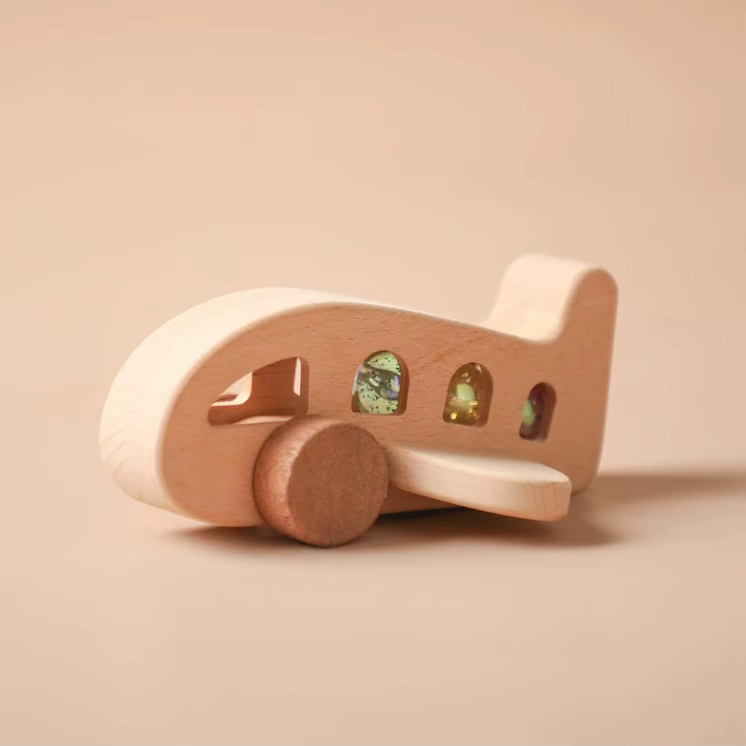 Spielzeug-Flugzeug aus Holz
