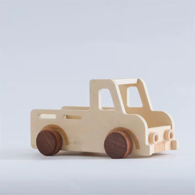 Spielzeugautos aus Holz