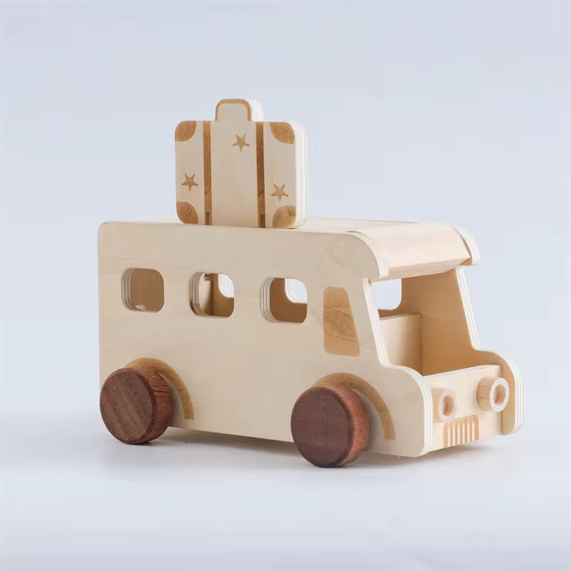 Spielzeugautos aus Holz