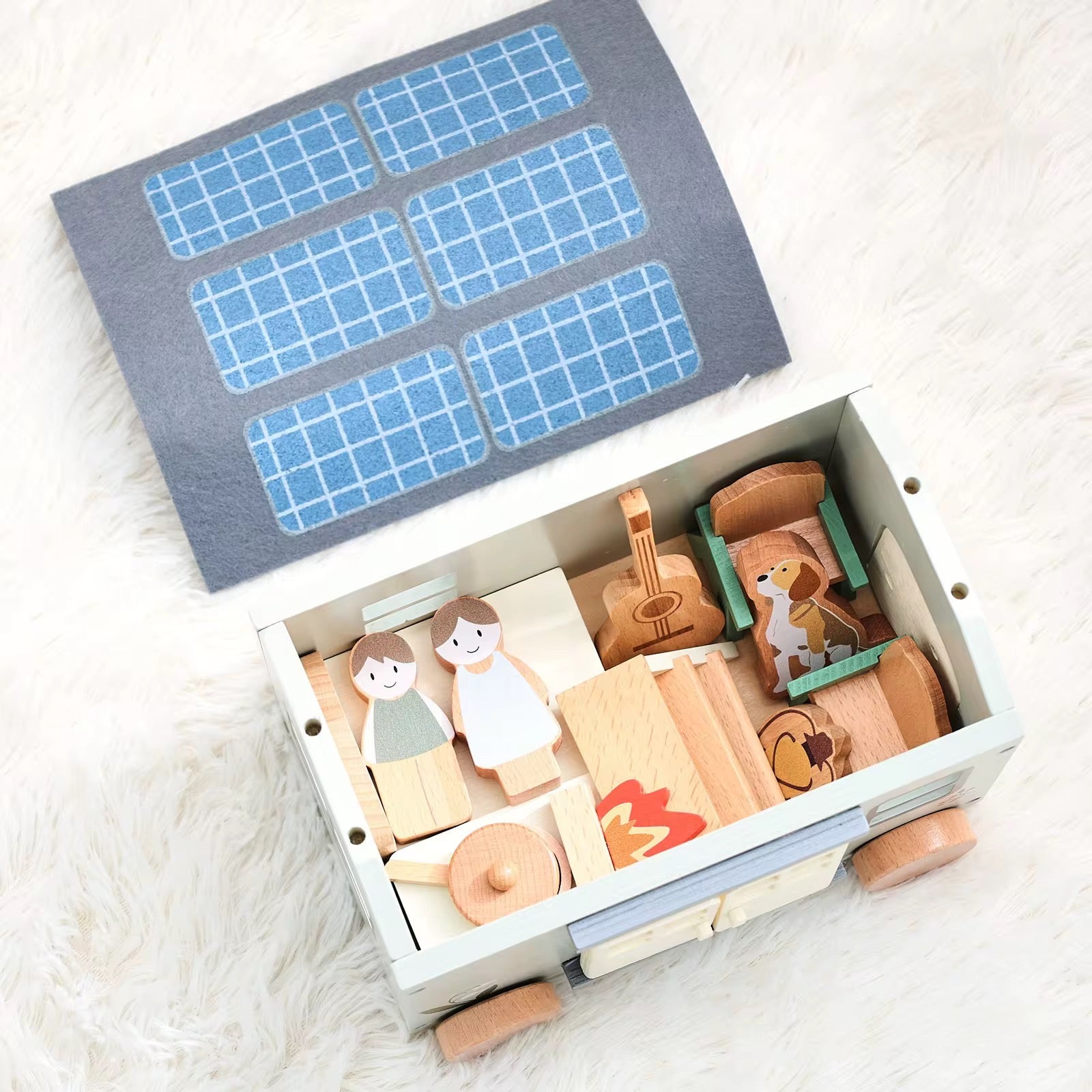 Montessori Holzspielset für fantasievolle Rollenspiele