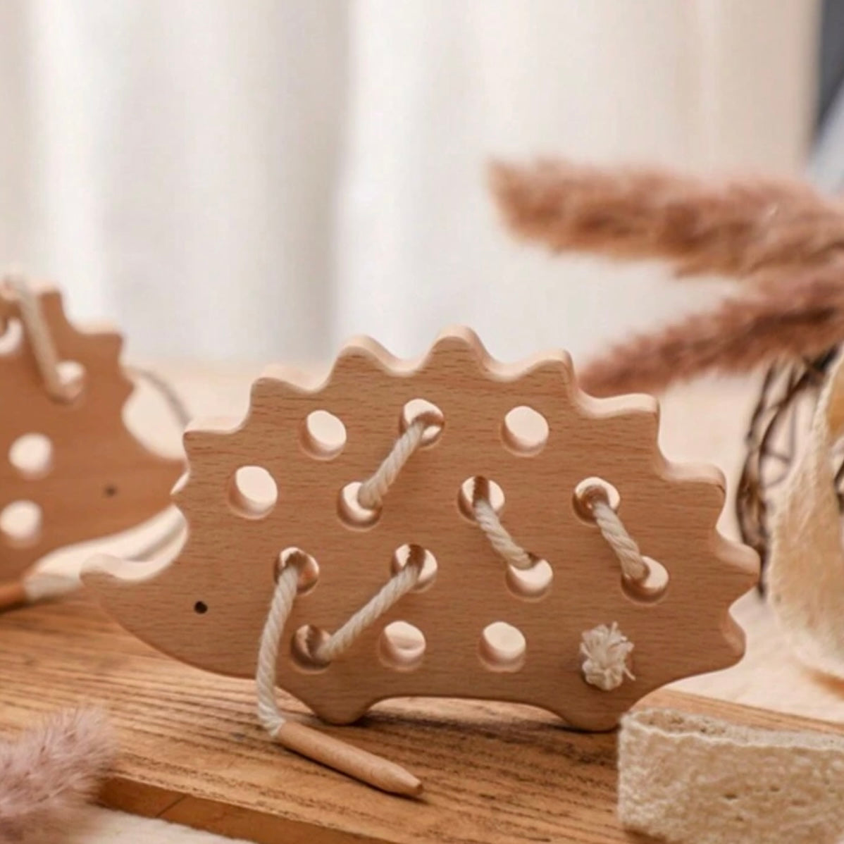 Montessori Igel Fädelspiel aus Holz