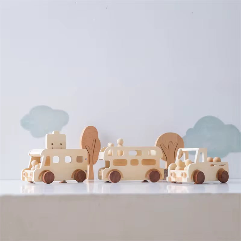 Spielzeugautos aus Holz