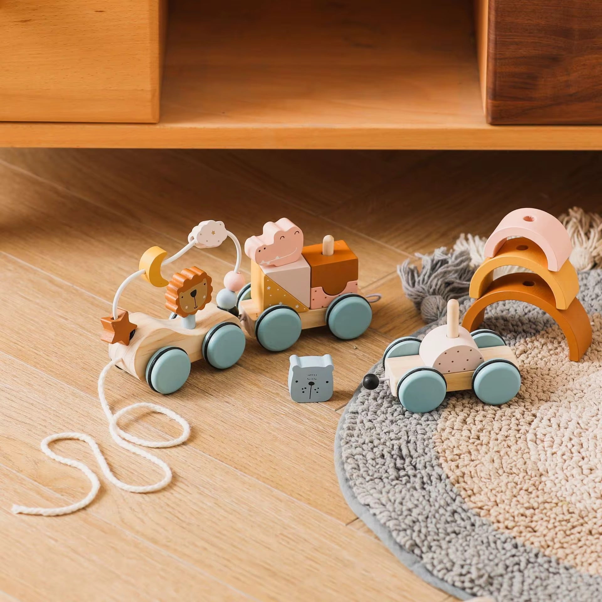 Montessori Holz-Zug zum Nachziehen – Safari-Tiere & Regenbogen zum Spielen & Lernen 🚂🌿