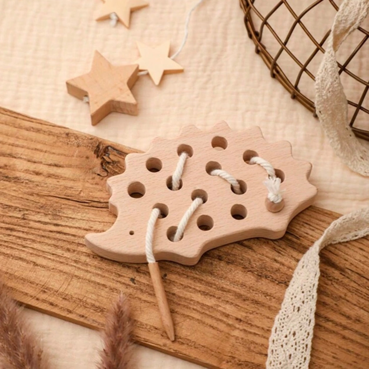 Montessori Igel Fädelspiel aus Holz