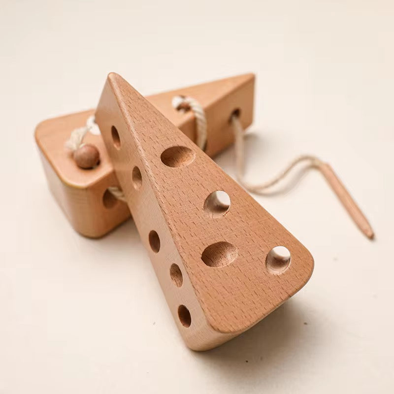 Montessori Käse Fädelspiel aus Holz